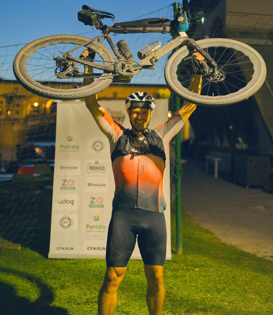 Tommaso Mattei del Team Cykeln in top 10 al traguardo dopo una prova superlativa